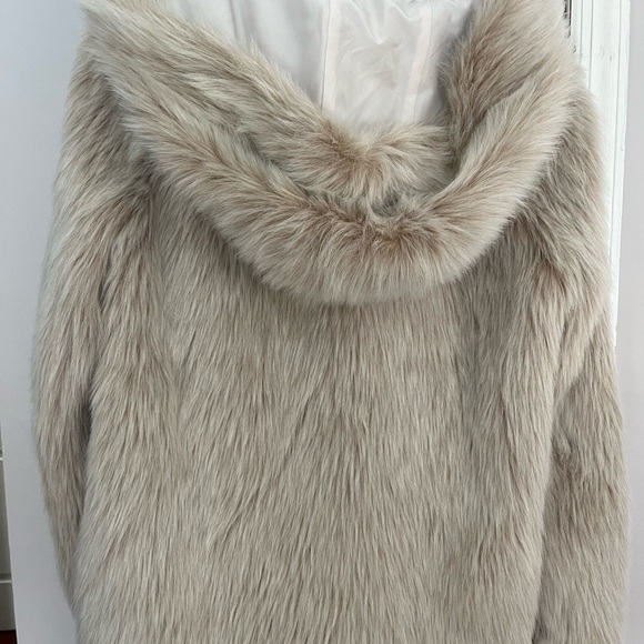 BB Dakota NWOT size small. Blonde file for Parker. Full zip front and giant hood - Picture 2 of 5